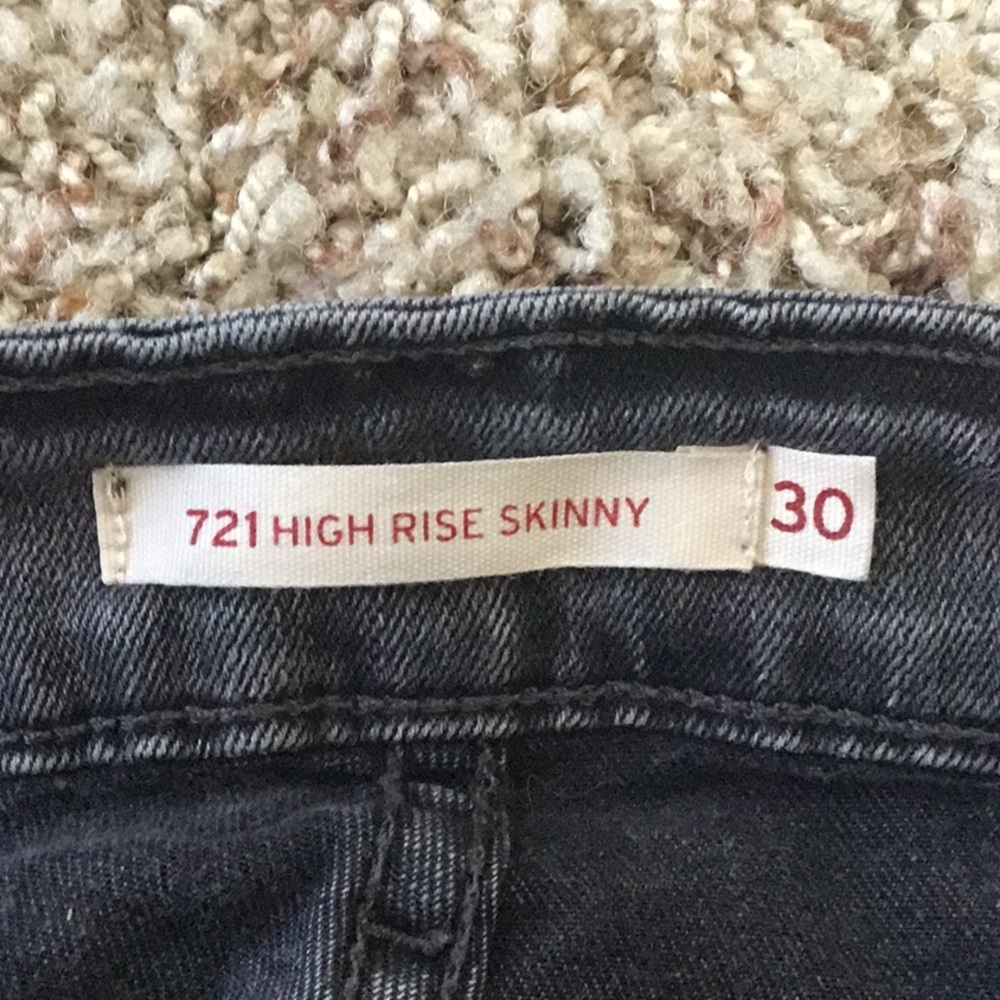 Levi’s - Picture 3 of 5